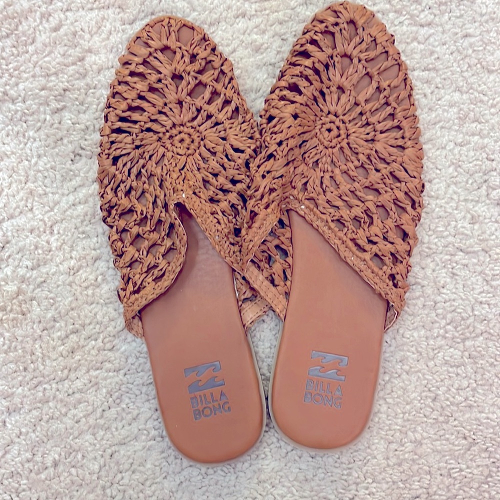 Billabong basket weave slides. NWOT. Never worn